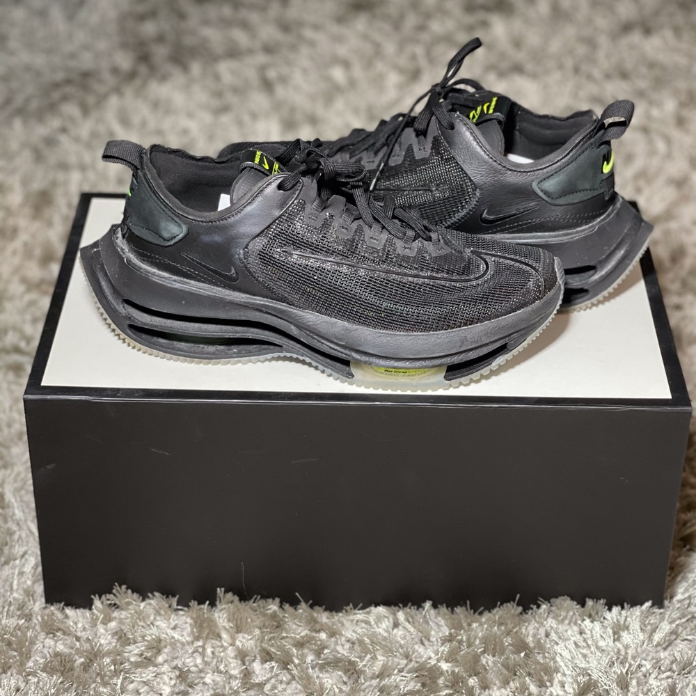 Nike Double Stacked Zoom Sneaker